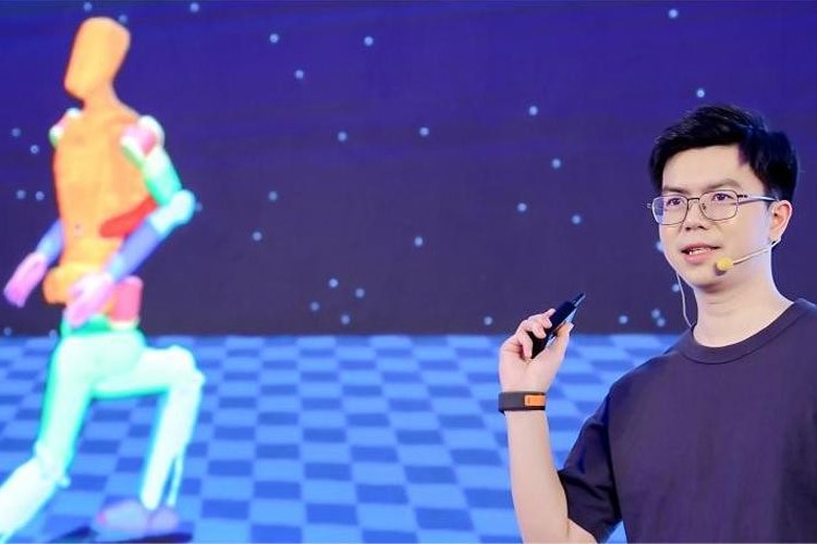 天才少年稚晖君米兰电竞机器人走路进场！AI模型做大脑，目标售价20万以内